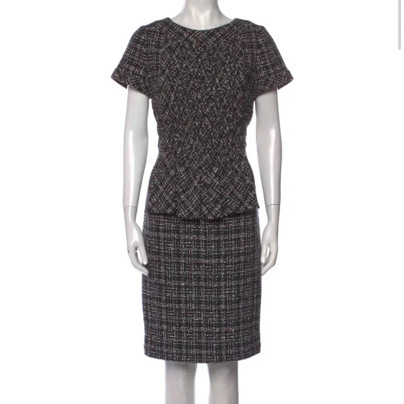 Like new chanel tweed  dress - Picture 2 of 12